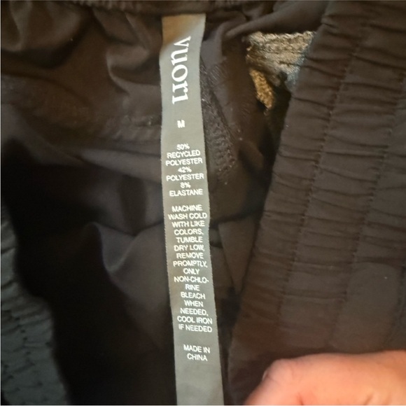 Vuori Black Dash Performance Short - Picture 8 of 12